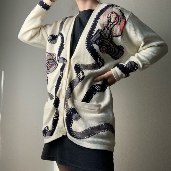 Vintage Camera Cardigan - Picture 1 of 14